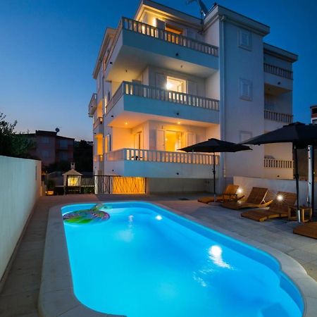Brand New Aparment With Sea View & Swimming Pool At Ciovo - Villa Fiorentini โตรกีร์ ภายนอก รูปภาพ