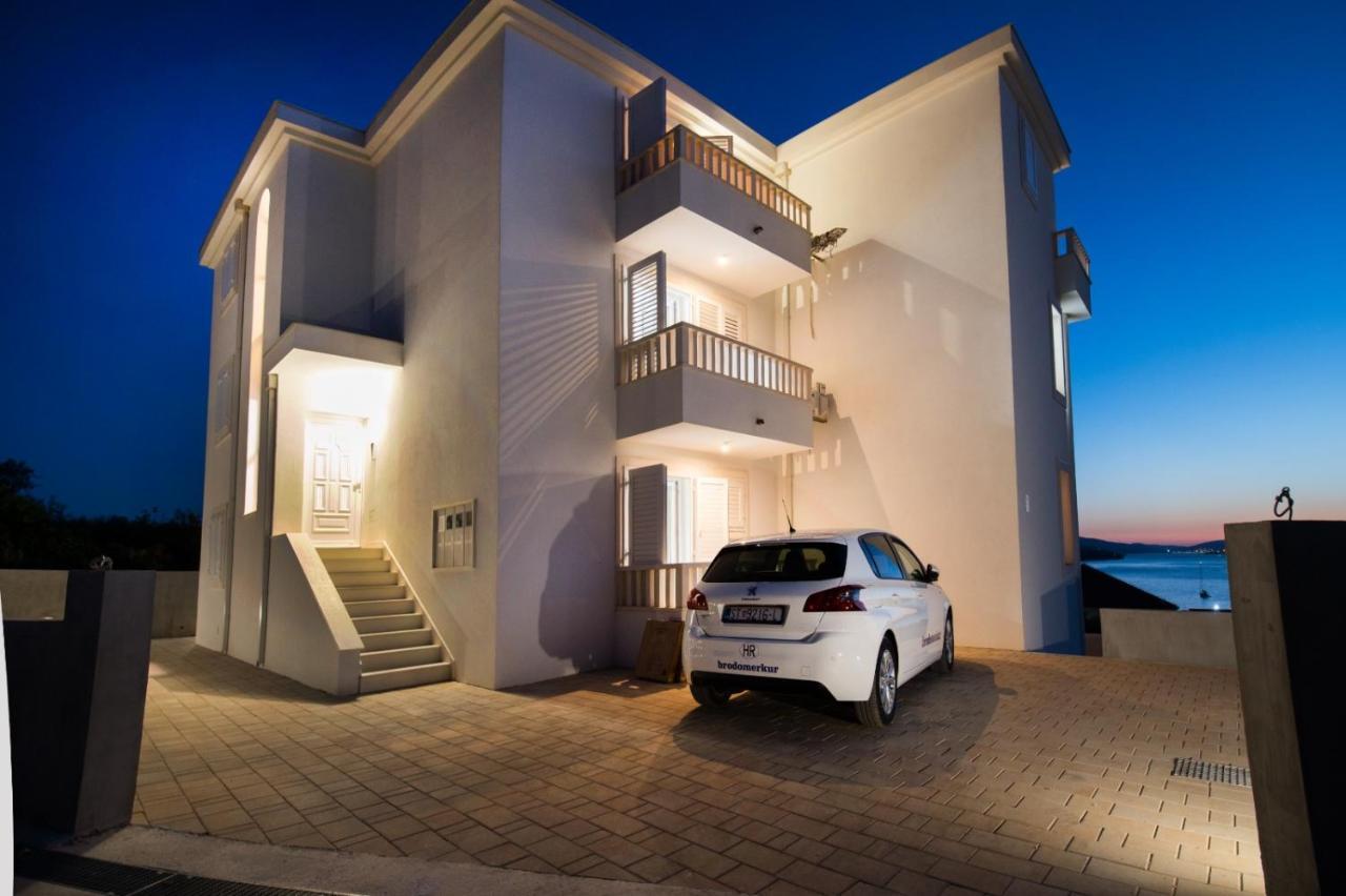 Brand New Aparment With Sea View & Swimming Pool At Ciovo - Villa Fiorentini โตรกีร์ ภายนอก รูปภาพ