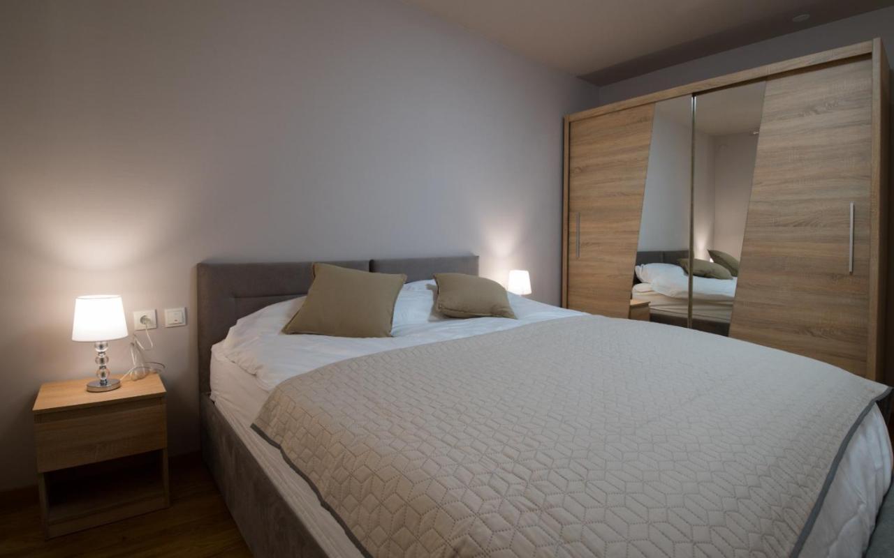 Brand New Aparment With Sea View & Swimming Pool At Ciovo - Villa Fiorentini โตรกีร์ ภายนอก รูปภาพ